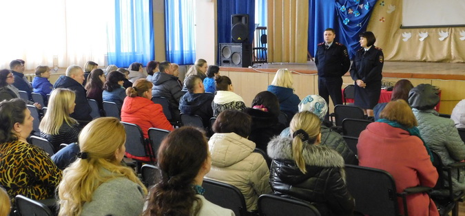 Руководители подразделений ОМВД России рассказывают о профессии полицейского