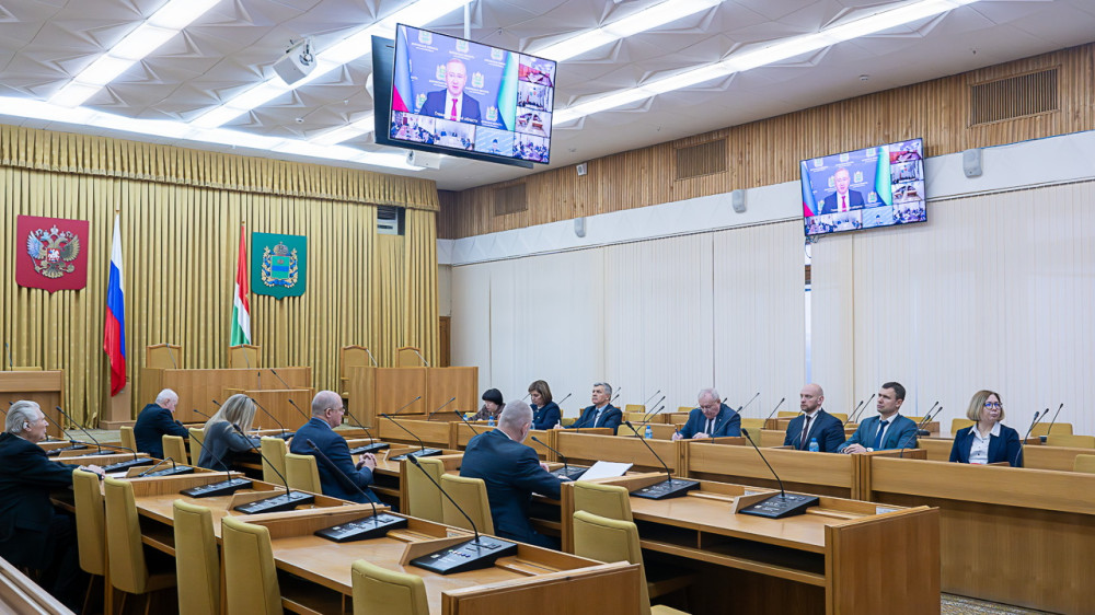 Владислав Шапша поручил руководству профильных министерств, ведомств, муниципалитетов последовательно и планомерно заниматься модернизацией коммунальной инфраструктуры