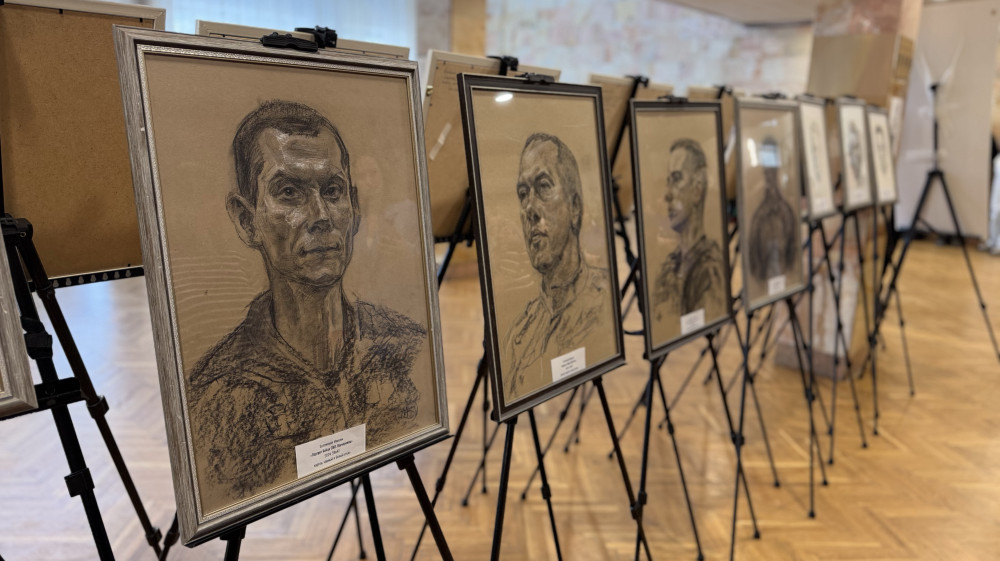 В Доме учёных открылась выставка «Герои среди нас»