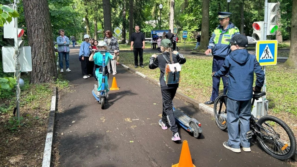 В Городском парке прошёл урок по ПДД «Безопасность в наших руках»